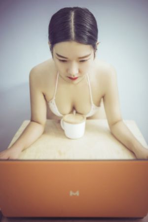 国产主播青青草_蓝光全集免费播放