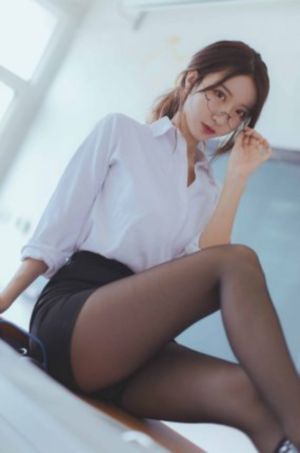 亚洲第一区制服诱惑_超清电影在线观看