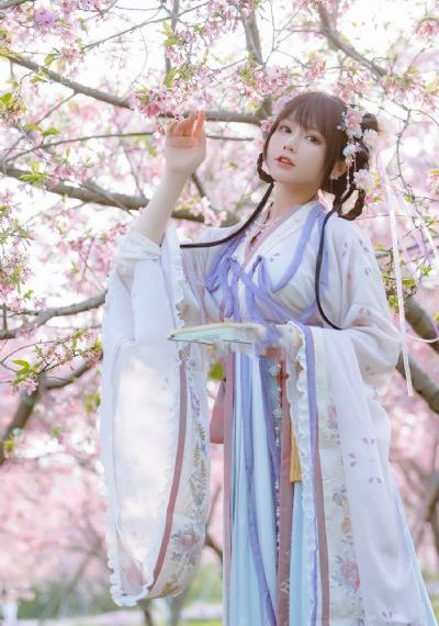 欧美美女被日黄片_720在线观看视频